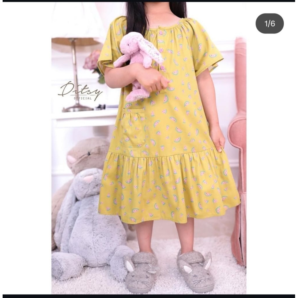 Preloved Little Ditsy (anguria  night dress size M dan kyra nightdress size 3)