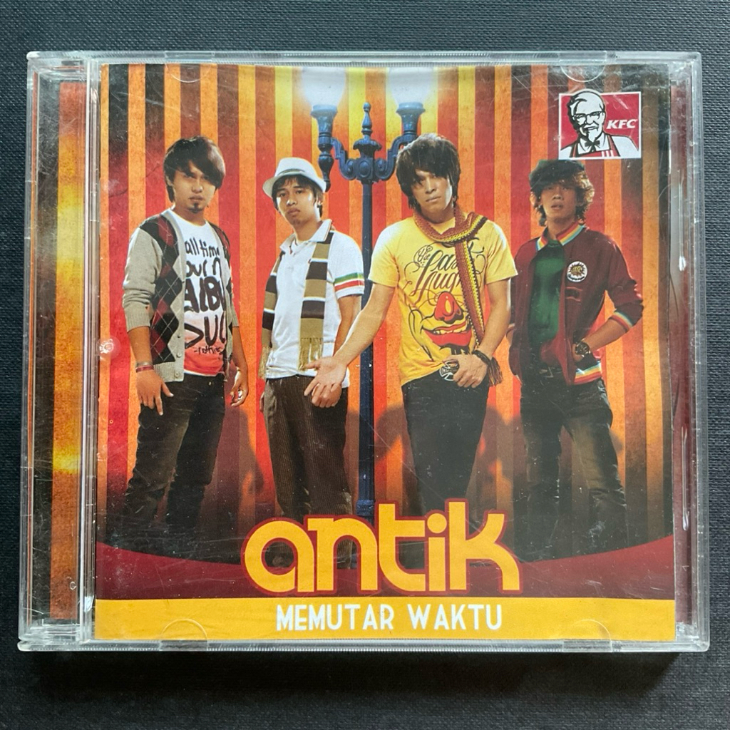 CD Antik Memutar Waktu