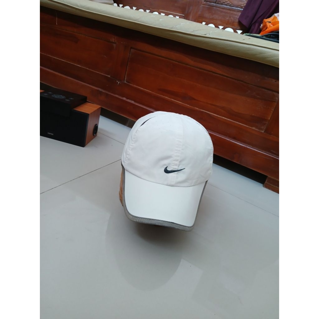 topi nike running enak ringan