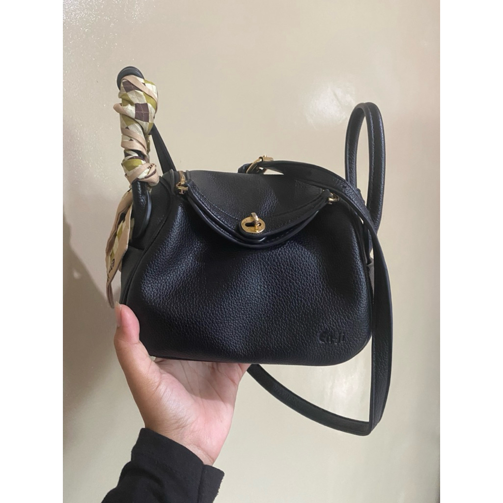 Preloved Enji Sling Bag - Black