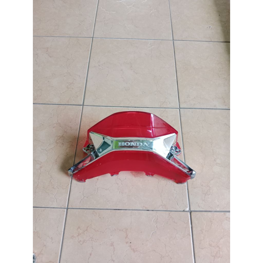 mika stoplamp merah PCX 150 bekas original