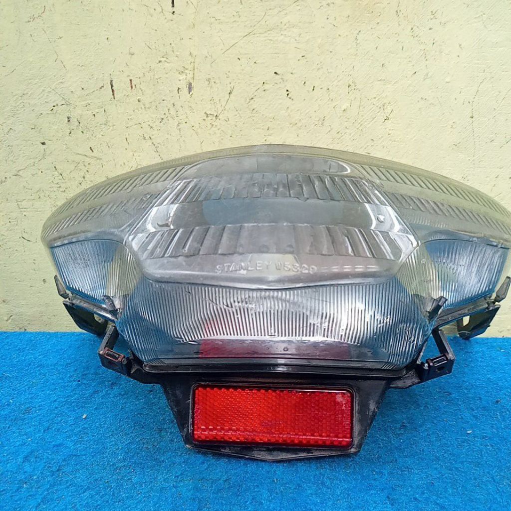 Reflektor headlamp lampu belakang Yamaha mio gear 125 original