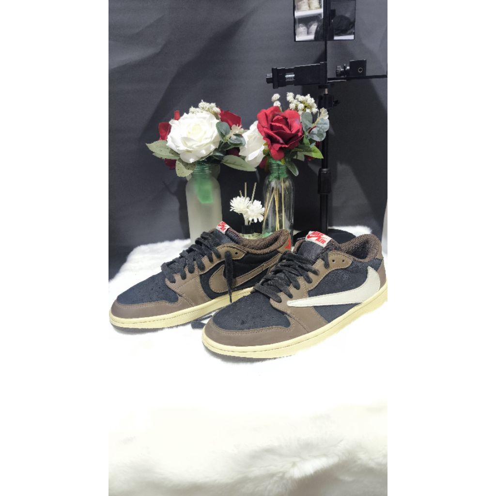 Nike AJ1 Travis Scoot Mocca n Black Size 42