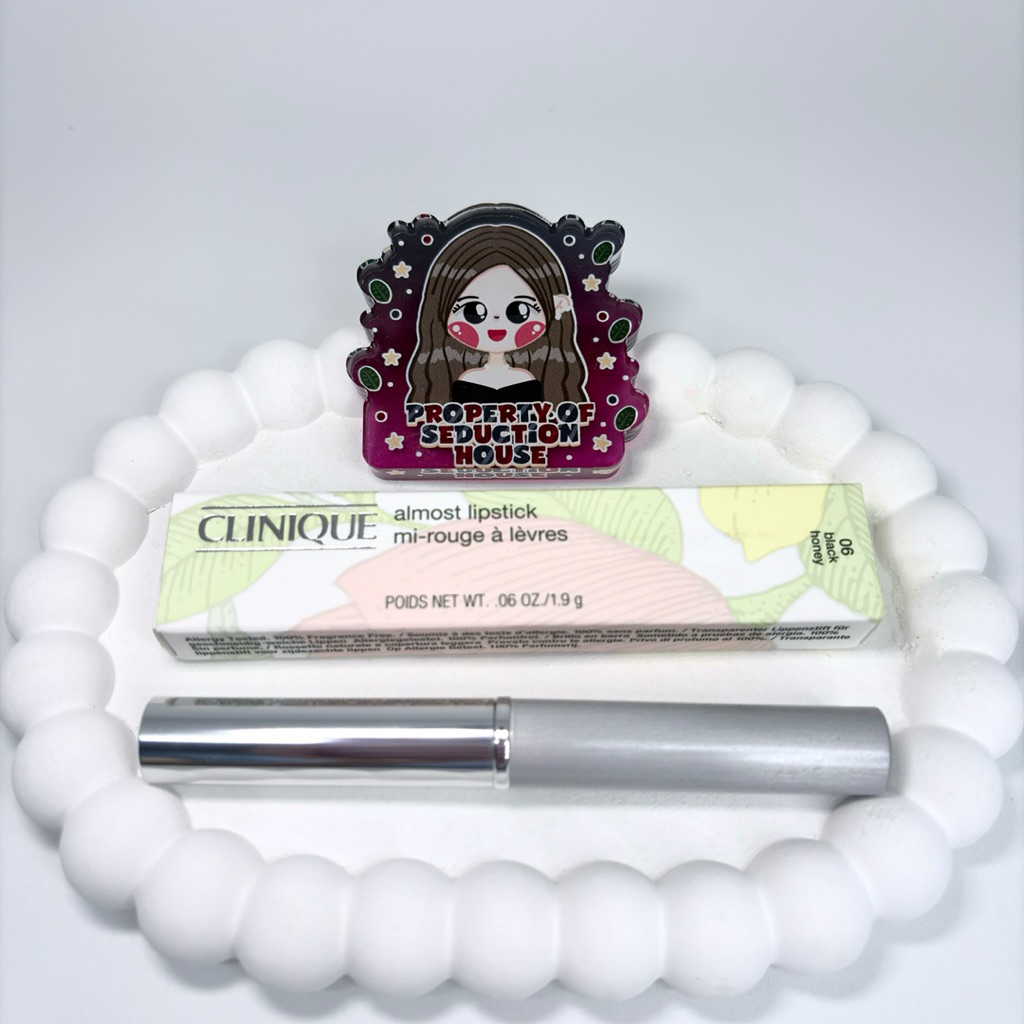 Clinique Almost Lipstick Sheer Lip Balm (shade black honey)