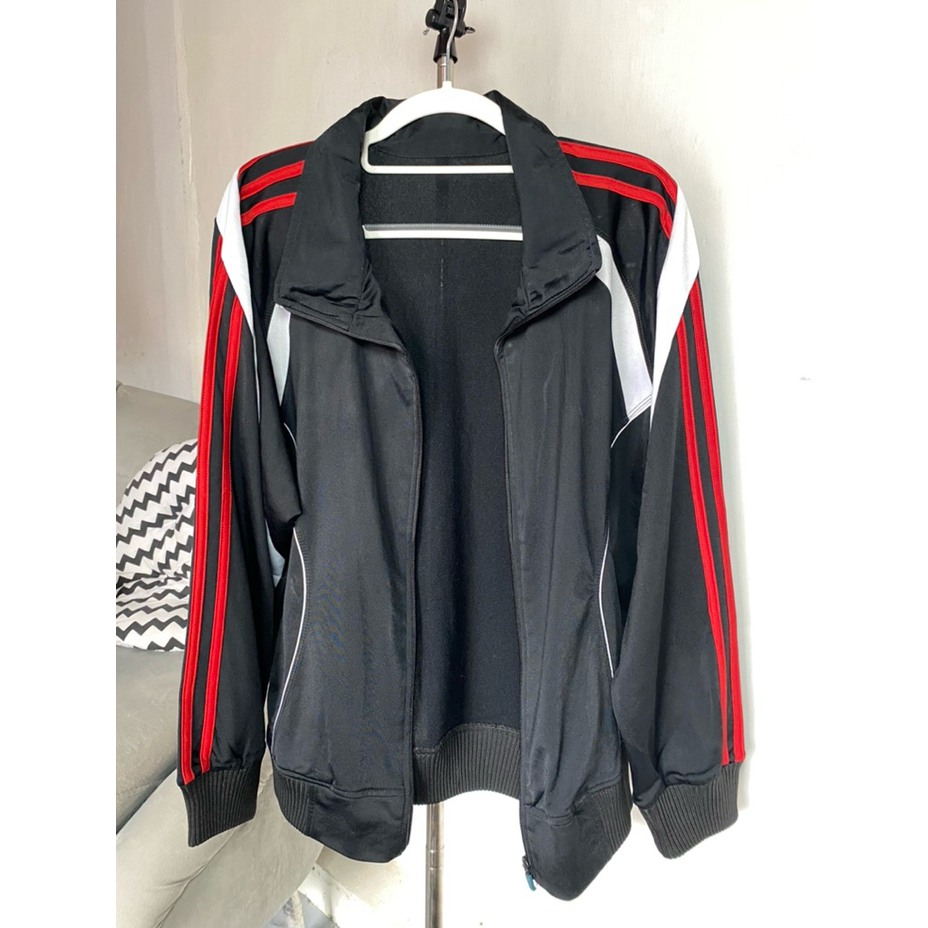 [preloved] jaket olahraga uncle west