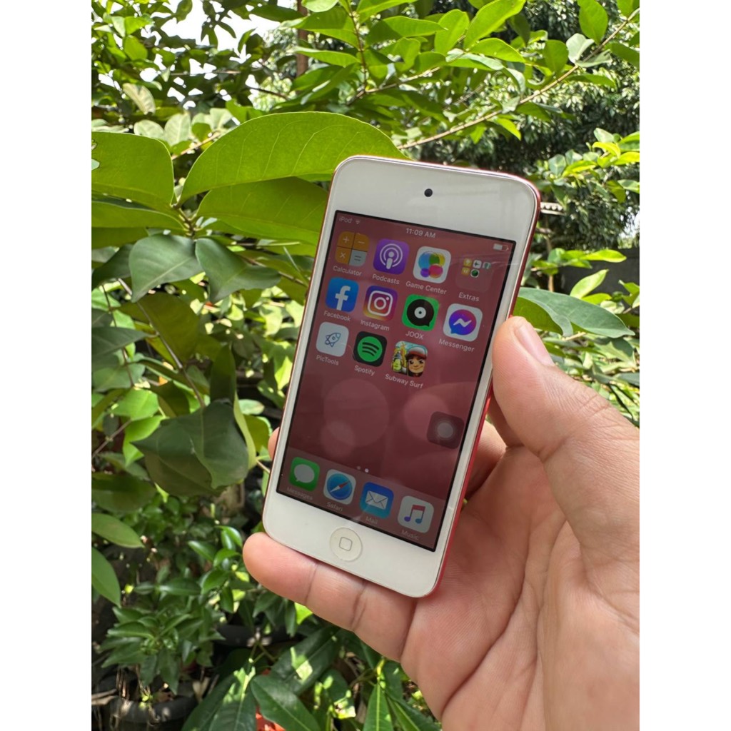 iPod Touch 5th gen 64GB Pink