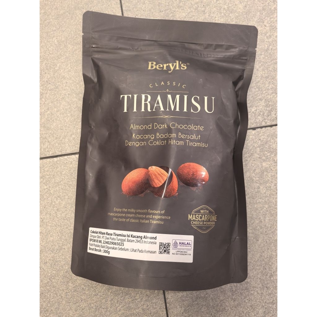 BERYLS TIRAMISU ALMOND DARK CHOCOLATE. BERYLS TIRAMISU ALMOND WHITE CHOCOLATE. BERYLS TIRAMISU ALMON