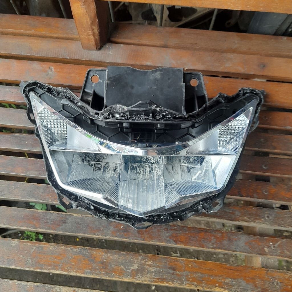BAHAN BILED PROJI TANPA KACA DAN MINUSAN , HEADLAMP LAMPU DEPAN BEAT DELUXE  KONDISI BEKAS ORIGINAL