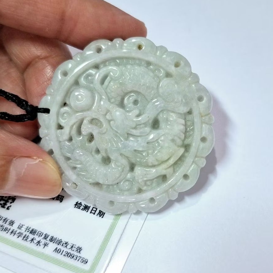3346 Liontin giok Naga dan mutiara. Giok jadeite asli. Dragon pendant bersertifikat