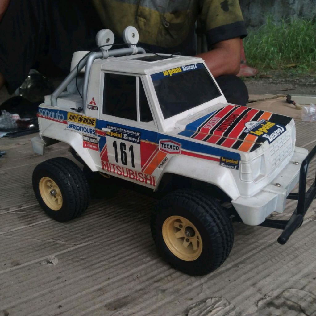 RC TAMIYA MITSUBISHI PAJERO (Original Tahun 1984).