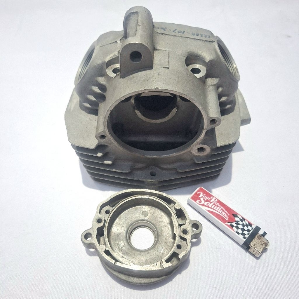 cylinder head kop HONDA CB100 NOS ORIGINAL 12200-107-700