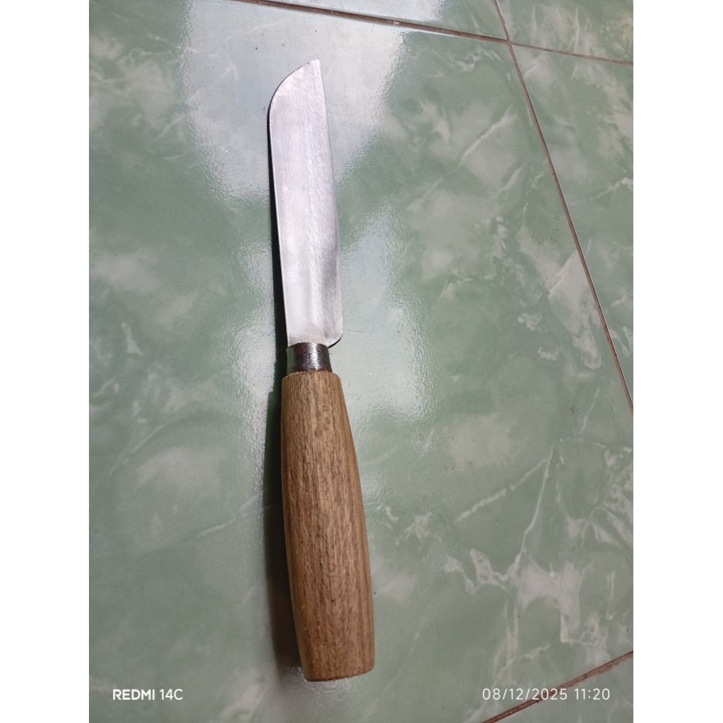 Pisau belati besar bahan gergaji baja