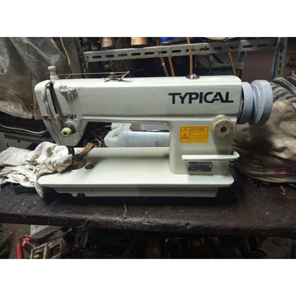 Mesin Jahit Typical GC 6150 komplit set Bonus lampu