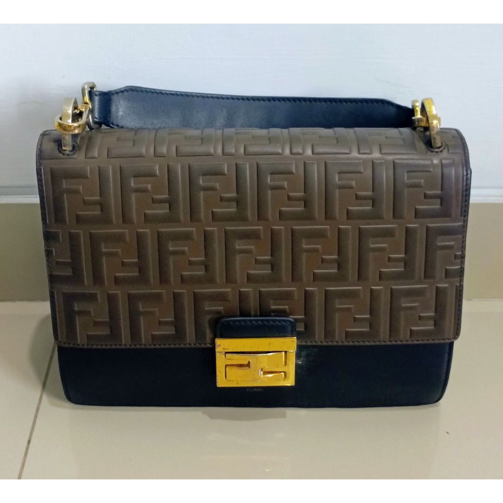 Tas Slingbag/Handbag Fendi Kecil Kulas (Preloved)