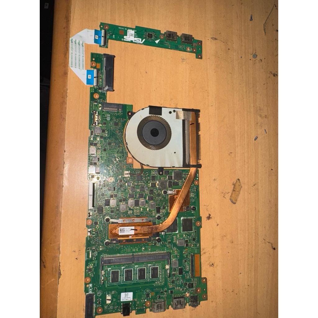 mainbord Asus Vivobook  S410 core i5 gen8 kondisi mati kemungkinan belum servis