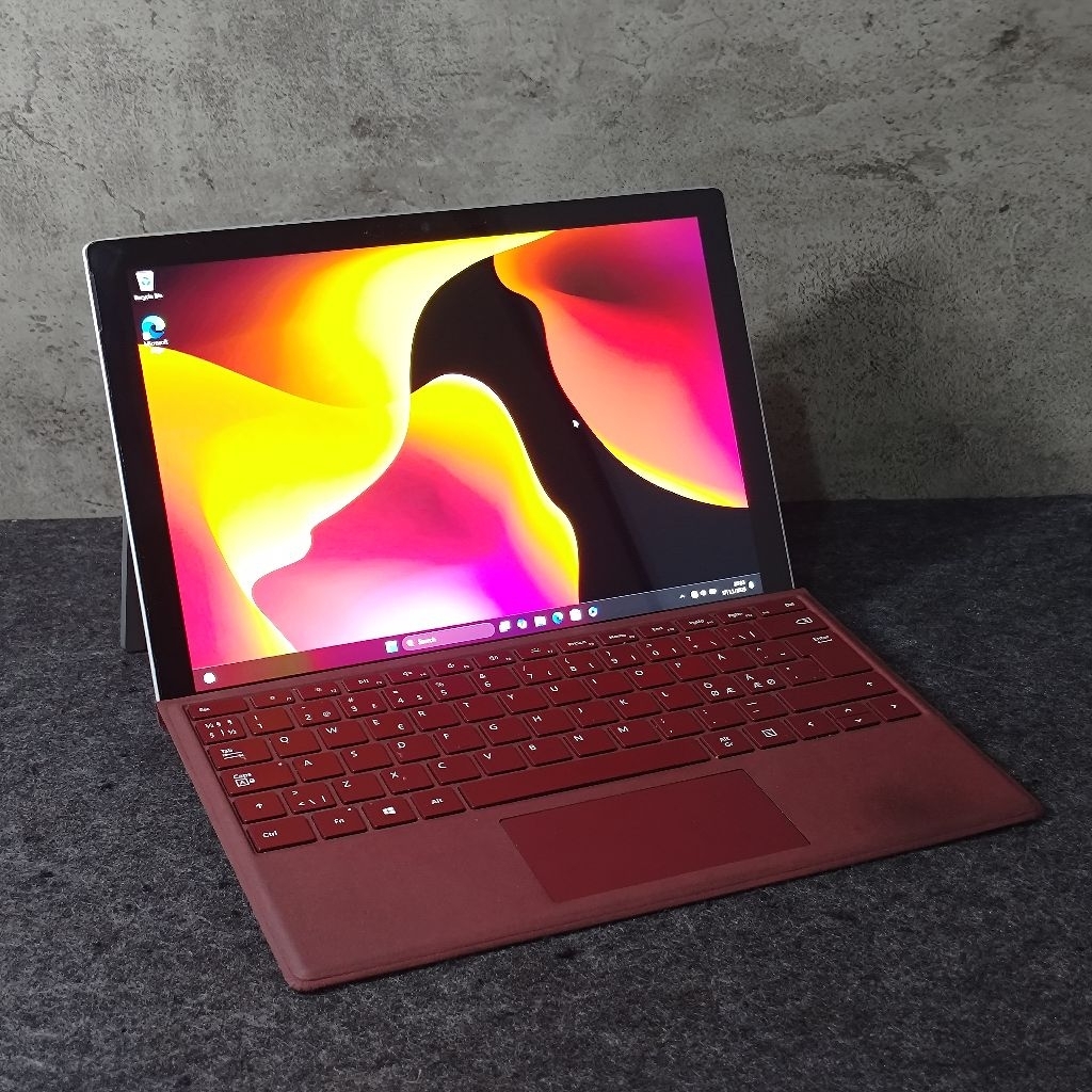 Microsoft Surface Pro 7 i5 1035G4 RAM 8GB touchscreen keyboard