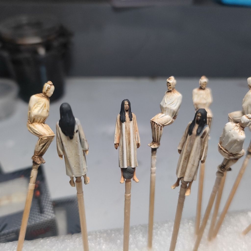 Amescale 1:64 Figure Pocong dan Kuntilanak