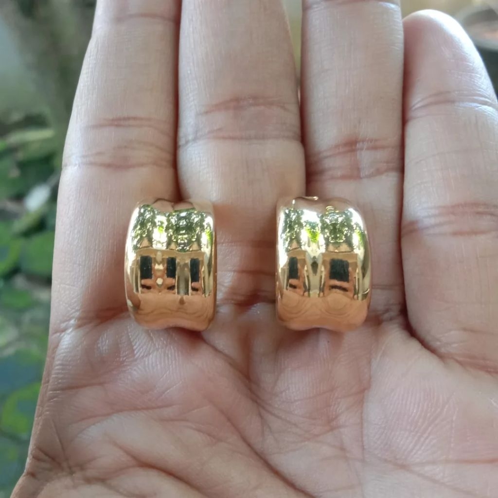 Anting Monet Vintage