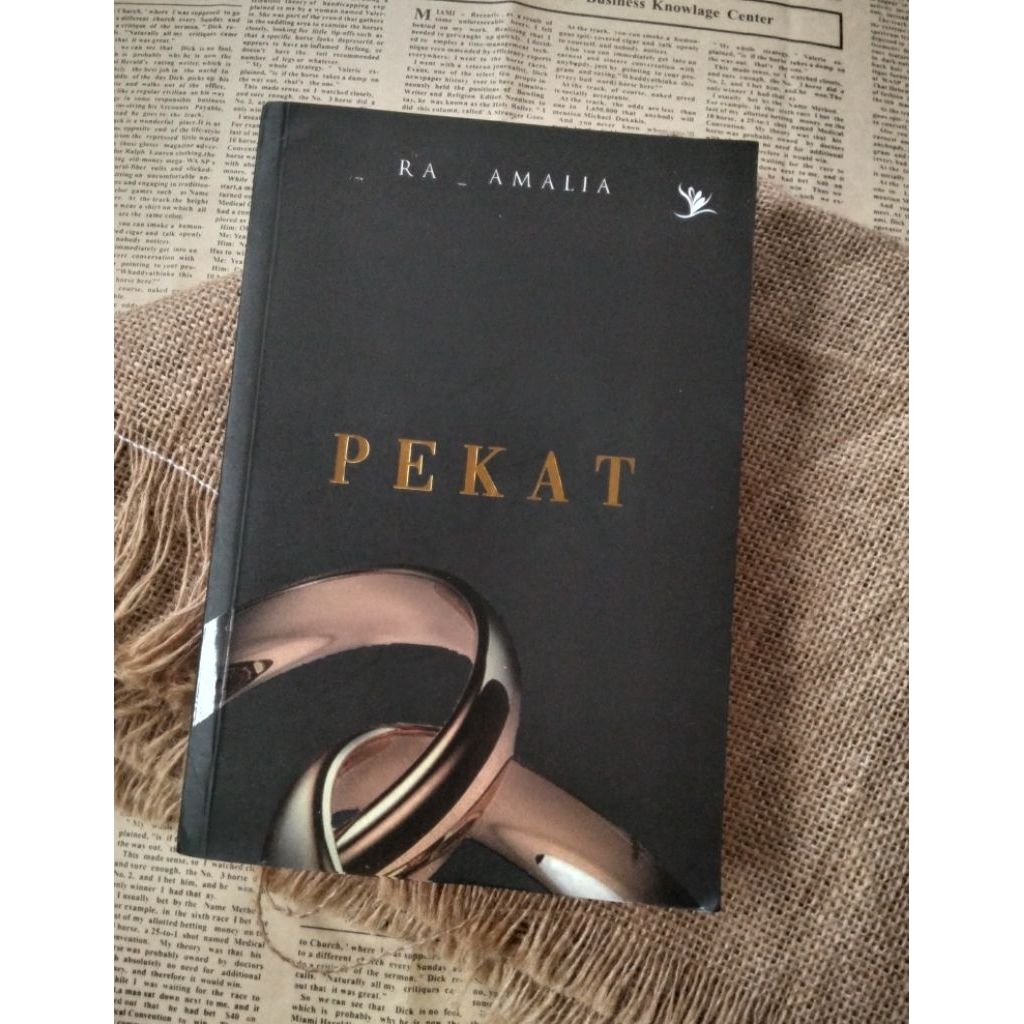 [ PRELOVED ] Novel Ra_Amalia - Pekat
