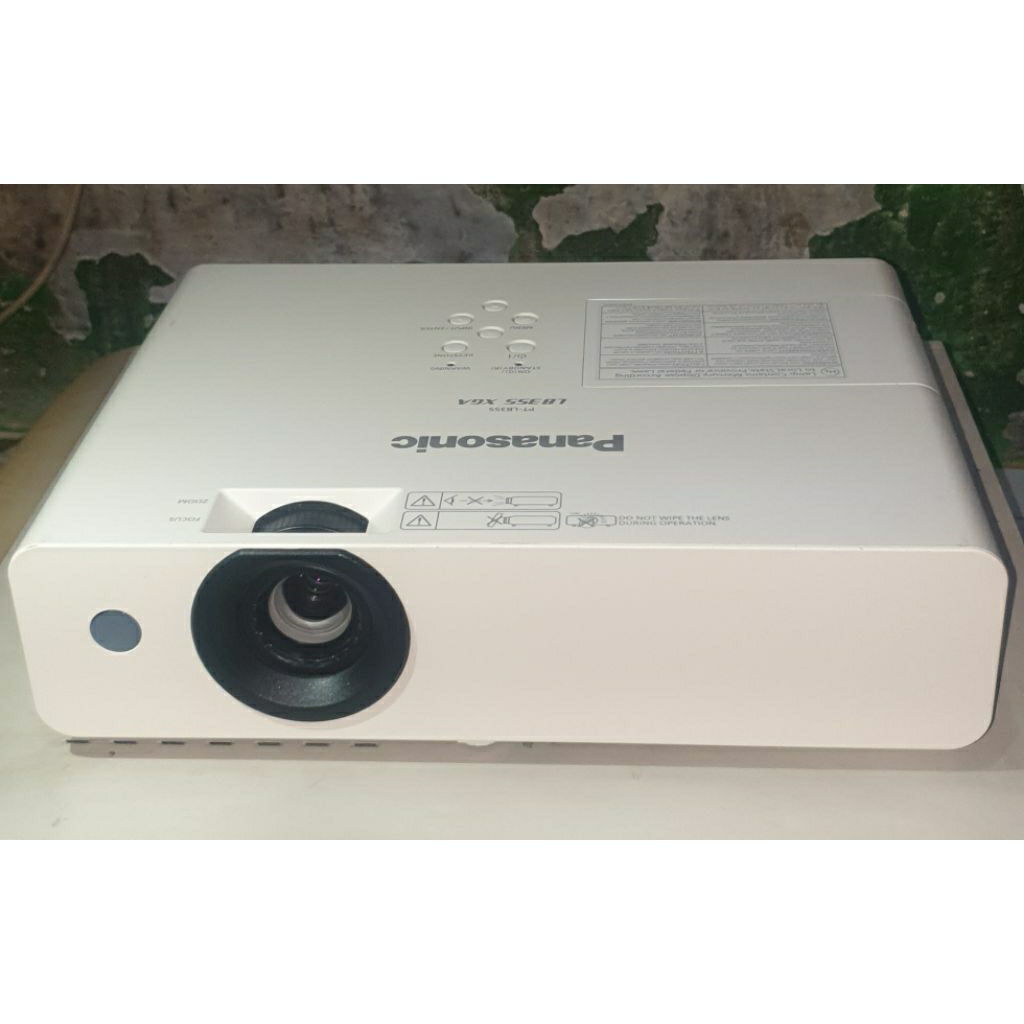 Proyektor Panasonic pt lb355 bekas