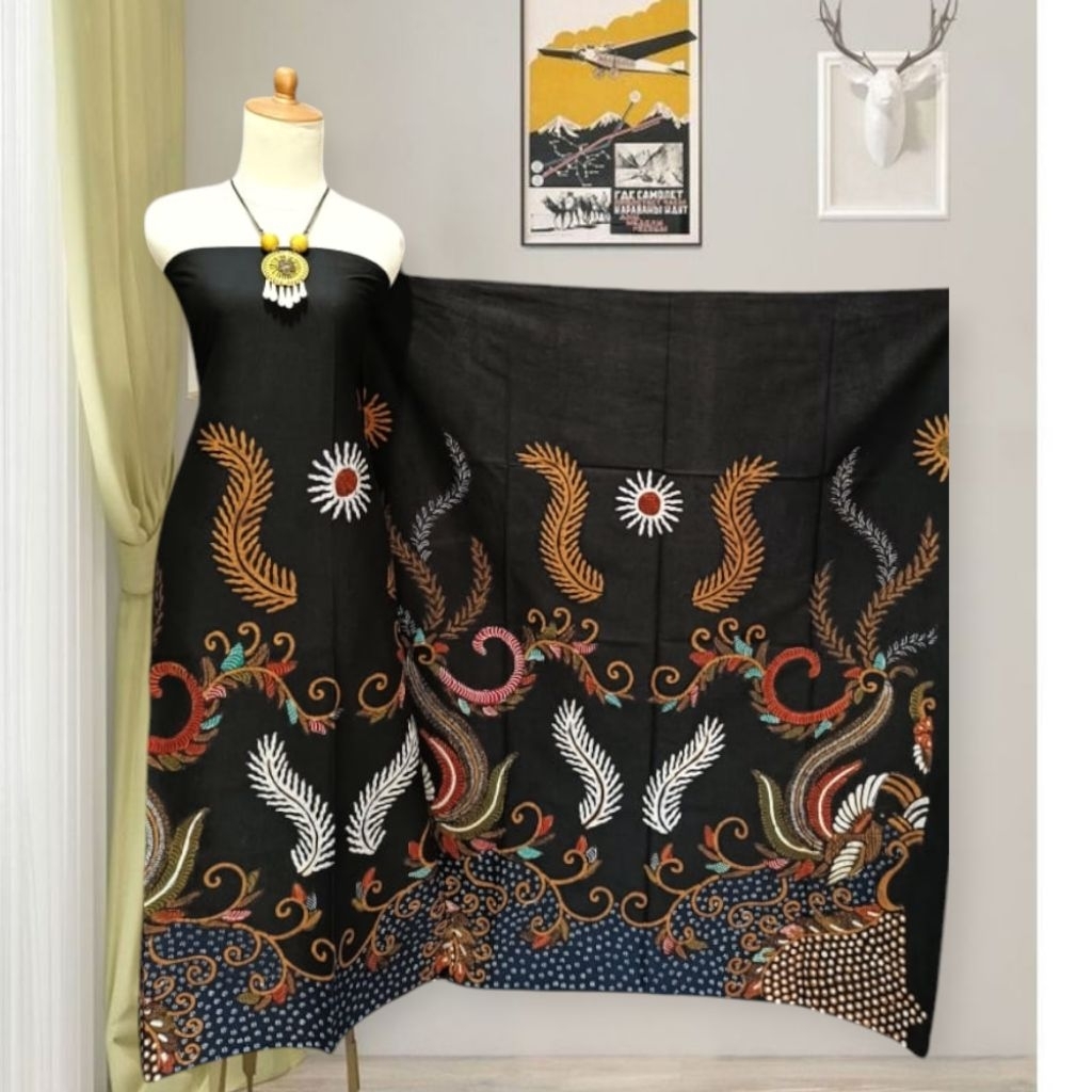 Kain Batik Tulis Madura warna hitam