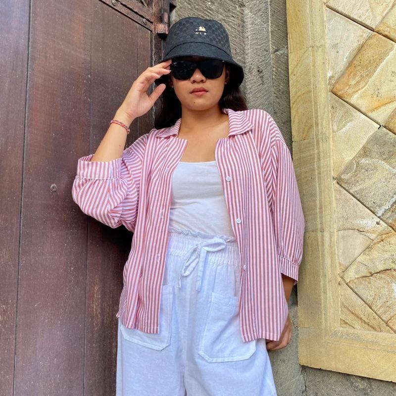 Kemeja Jumbo Wanita Motif Garis Kecil Bahan Rayon
