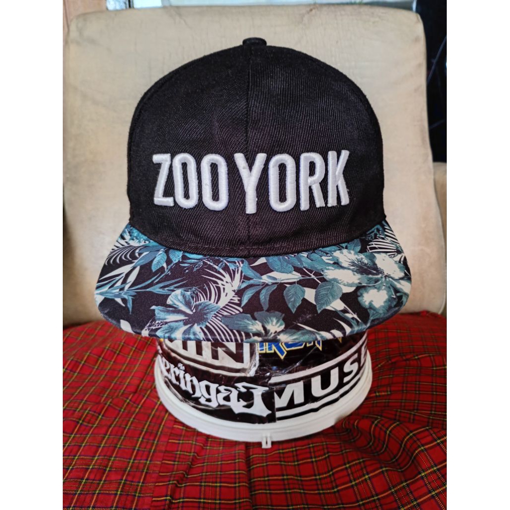 zoo york topi skateboard topi skena topi musik band "prelove" bekas si tampan.