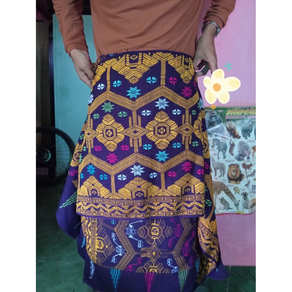 Kain songket khas Lombok Asli warna dasar Ungu