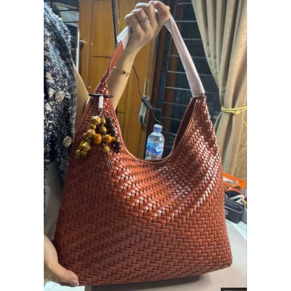 Tas Hima Anyam Hobo Brown
