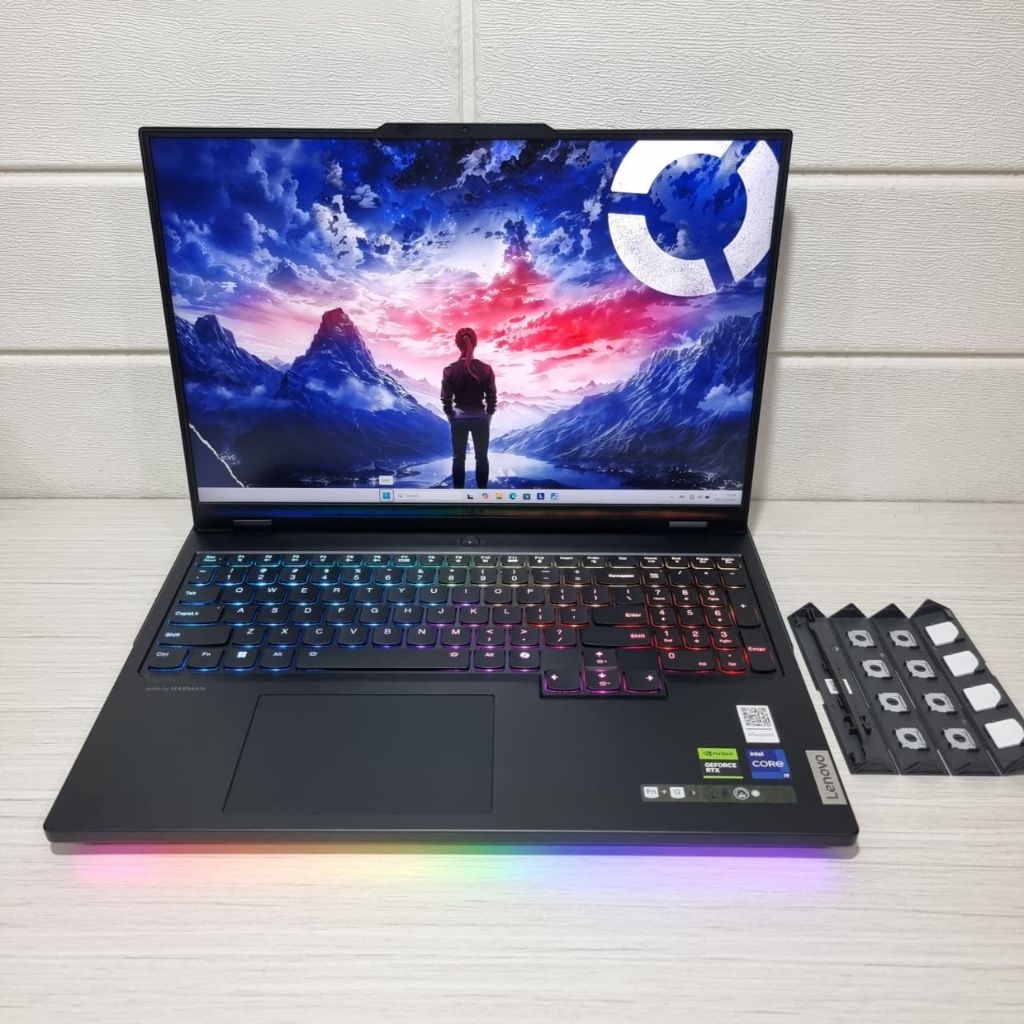 LENOVO LEGION PRO 7 16IRX9H Core i9-14900HX 32GB/2TB RTX 4080 LIKE NEW