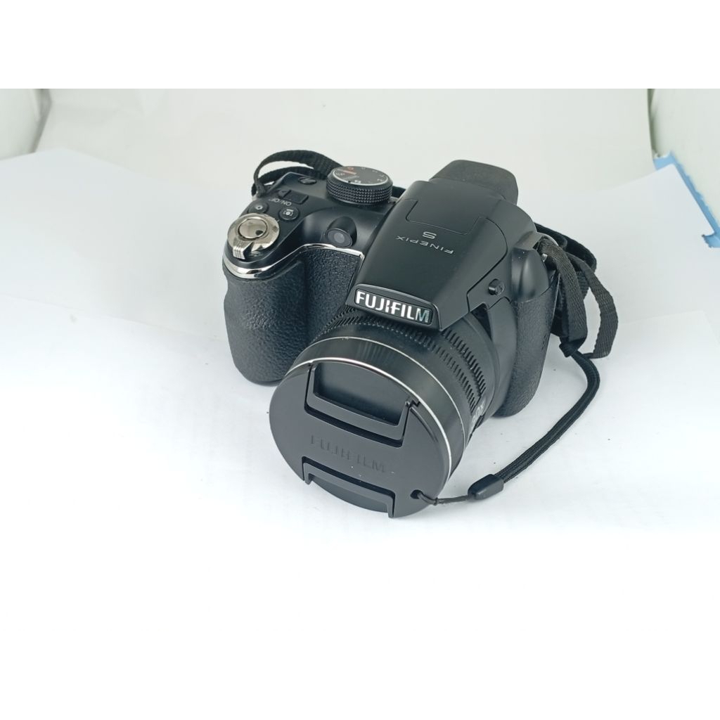 Kamera Fujifilm Finepix S4900 Superzoom 30x optical zoom (24-720mm) Murah saudara fujifilm s4600 s45