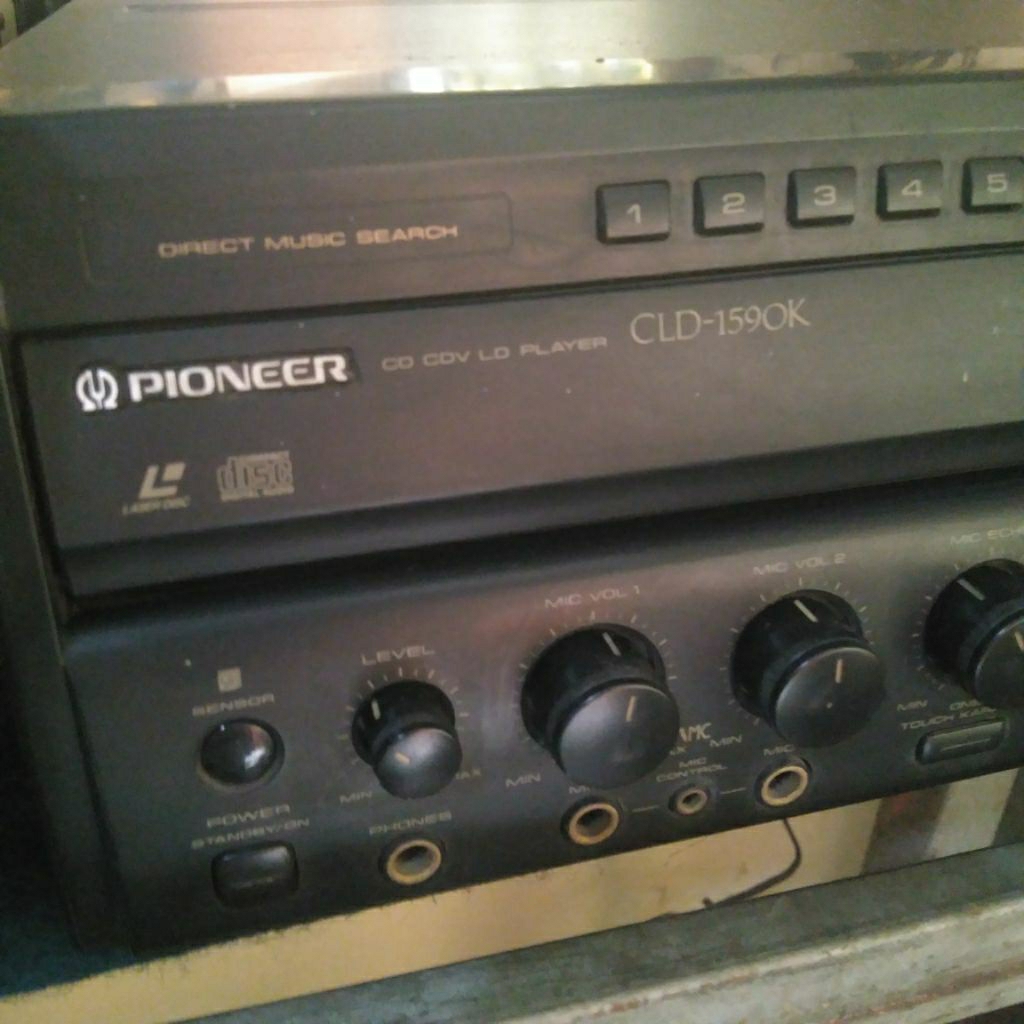 Laser Disk Pioneer CD CDV LD PLAYER PIONEER CLD-1590K