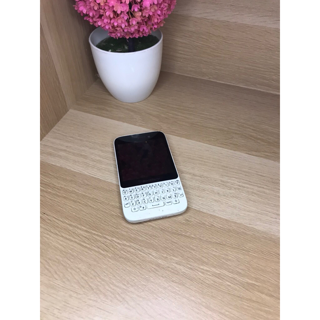 Blackberry Q5 Bekas Second