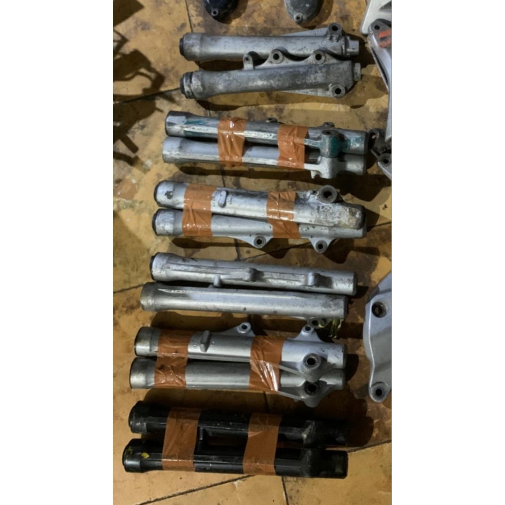 Bottom/Bumbungan Shock depan Supra 125 Karisma kode KPH ori bekas