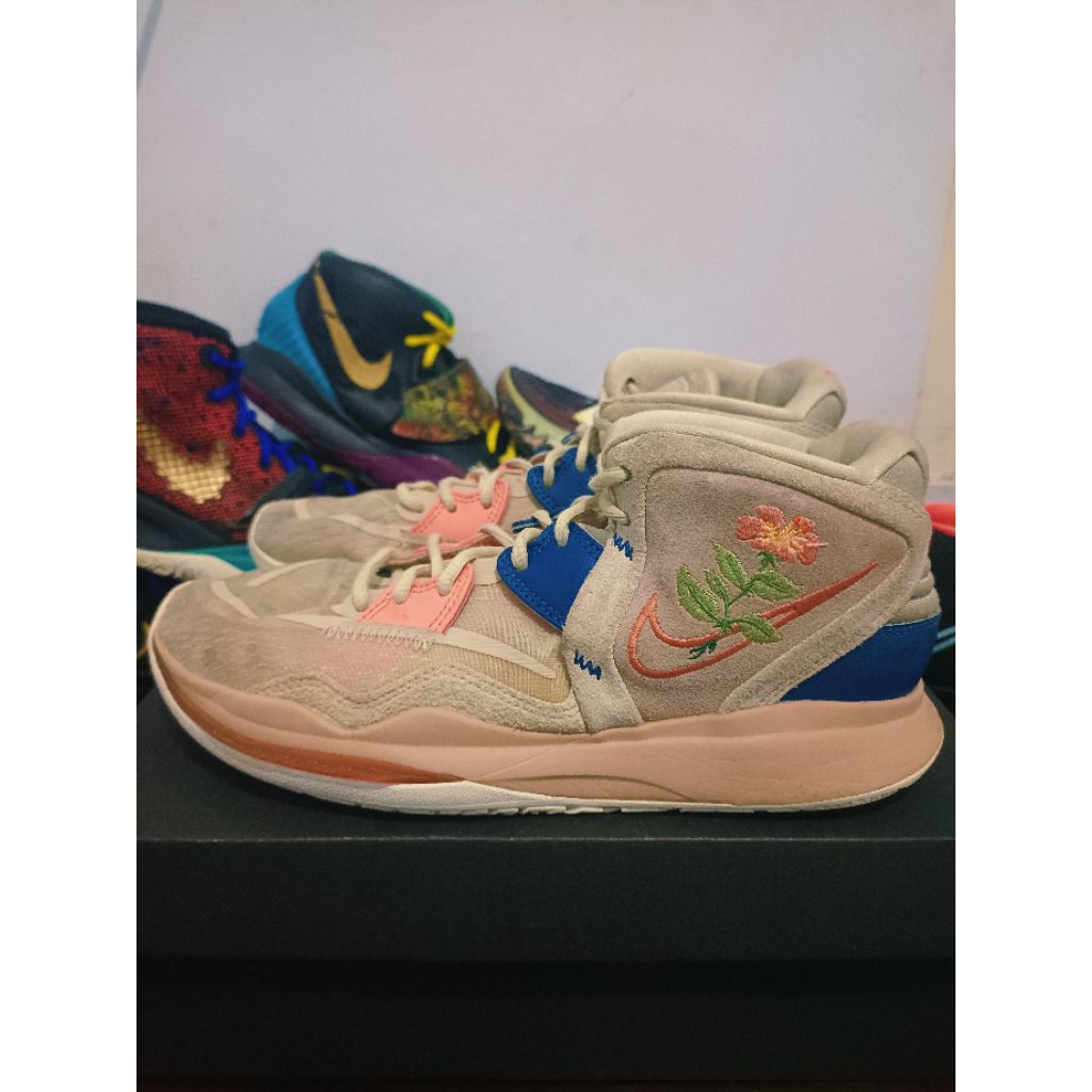 Sepatu Basket Second Size 41 Nike Kyrie 8 Infinity "Floral Brown"