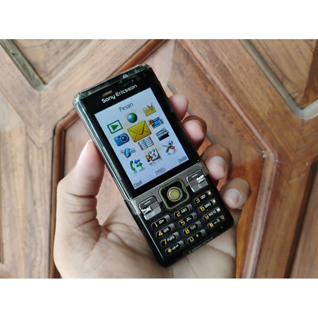 Sony Ericsson C702 Minus bukan unit normal