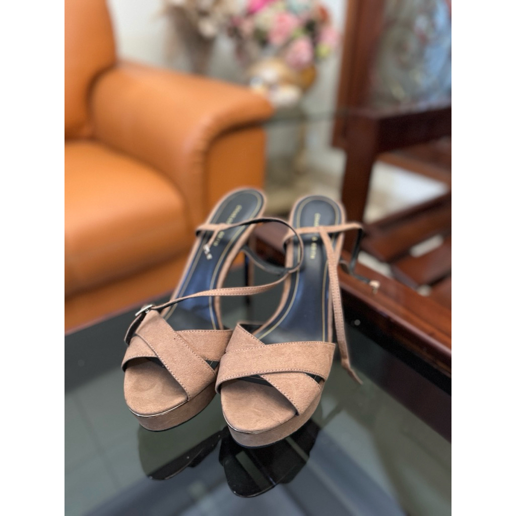 Preloved Charles & Keith heels