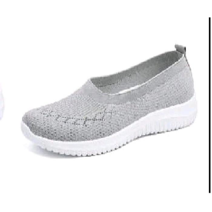 Sepatu flat wanita karet