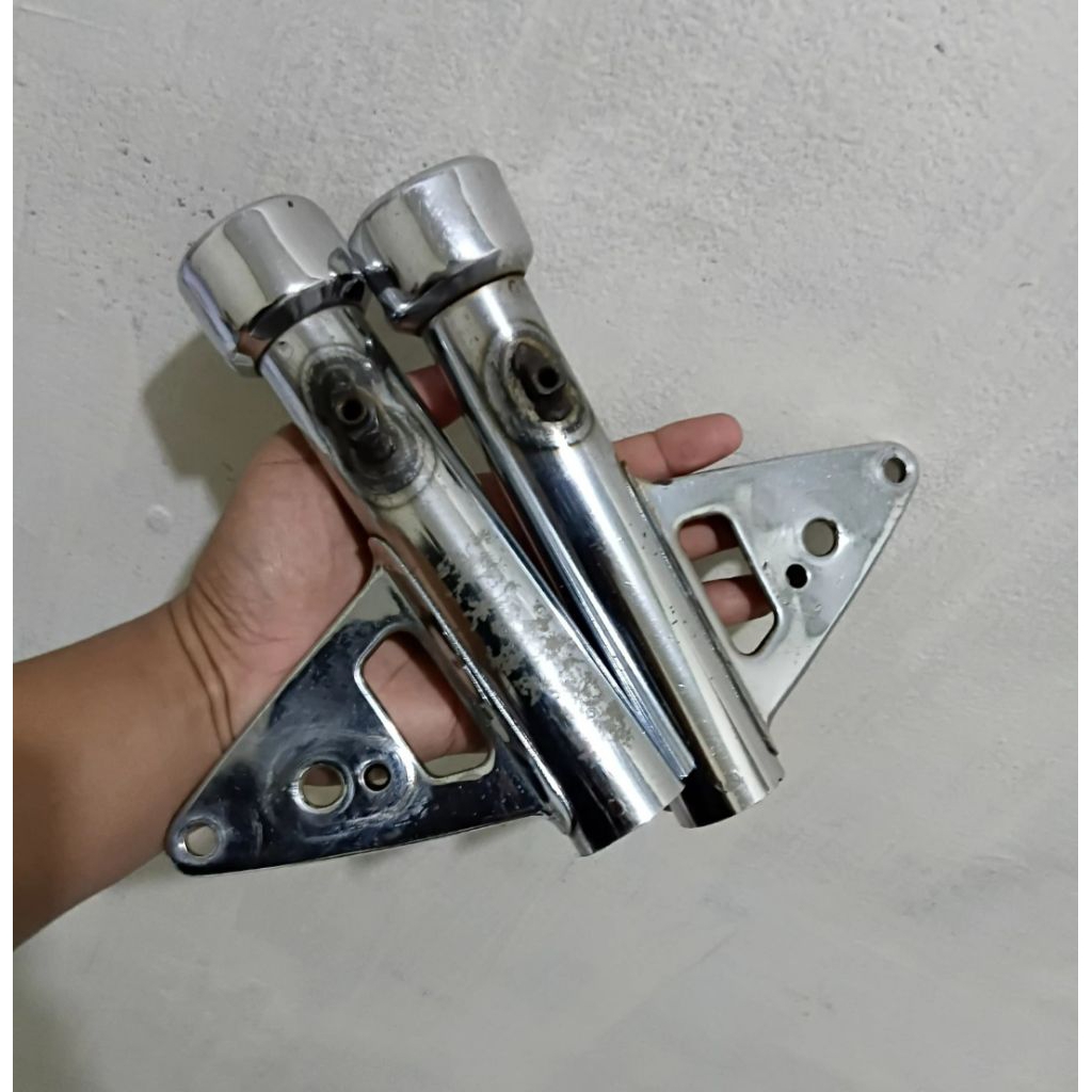 PANGKON LAMPU DEPAN GL 100