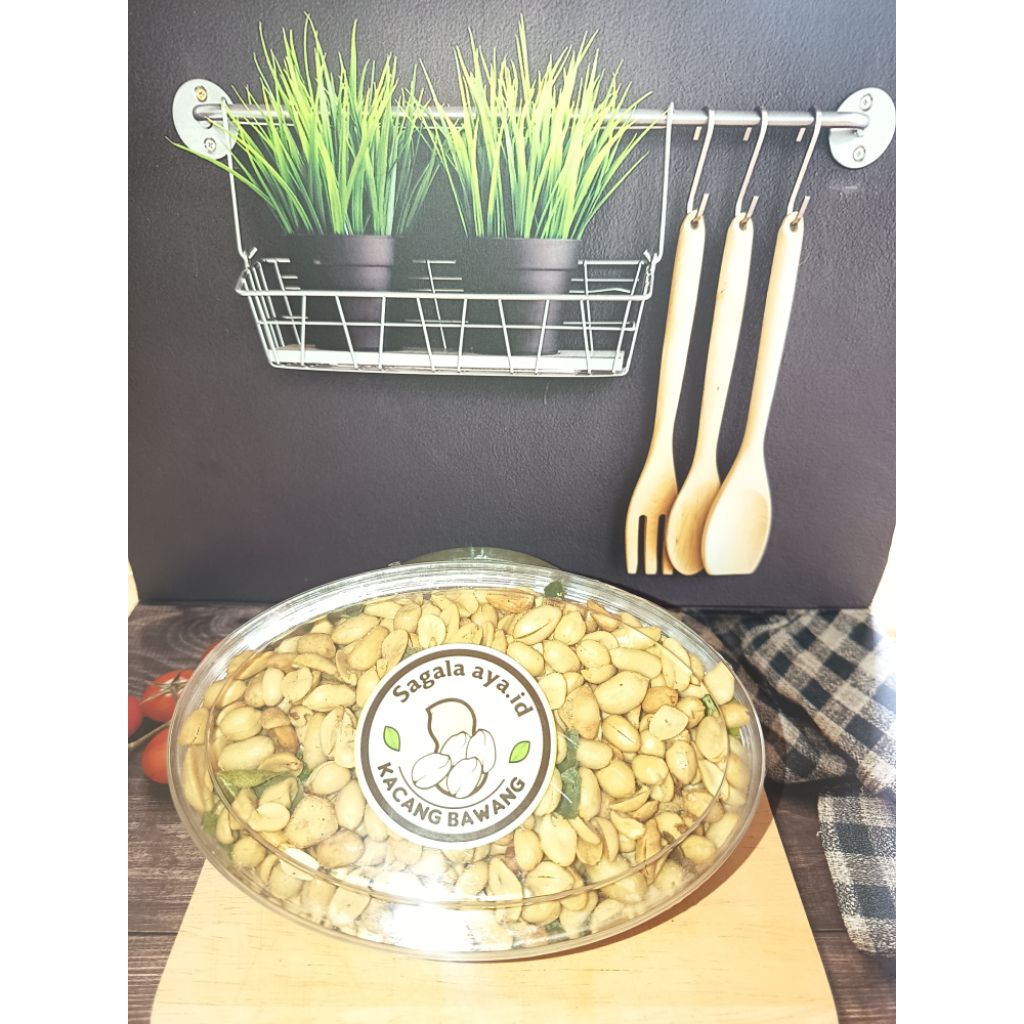 kacang bawang daun jeruk gurih lezat/ Toples mika ukuran 250gram