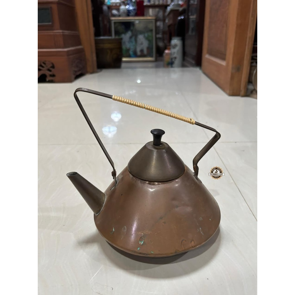 Teko kuningan kuno HOLLAND