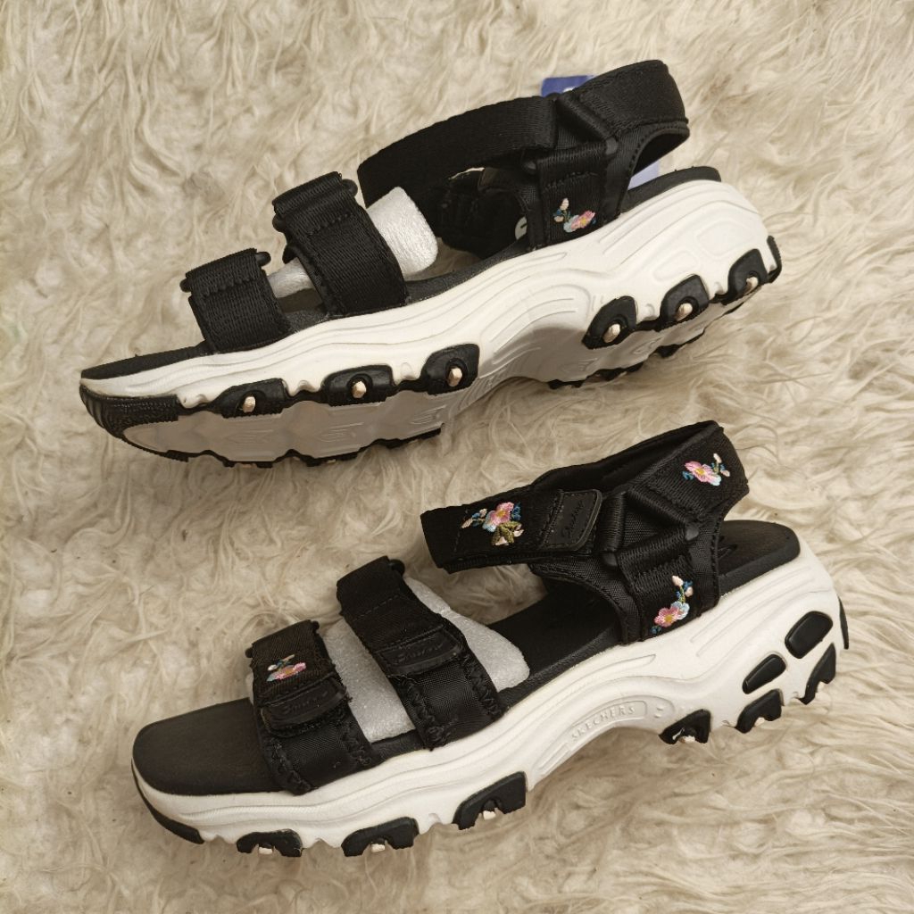 Sepatu sandal platform slip on Skechers size 38 d'lites with air cooled memory foam