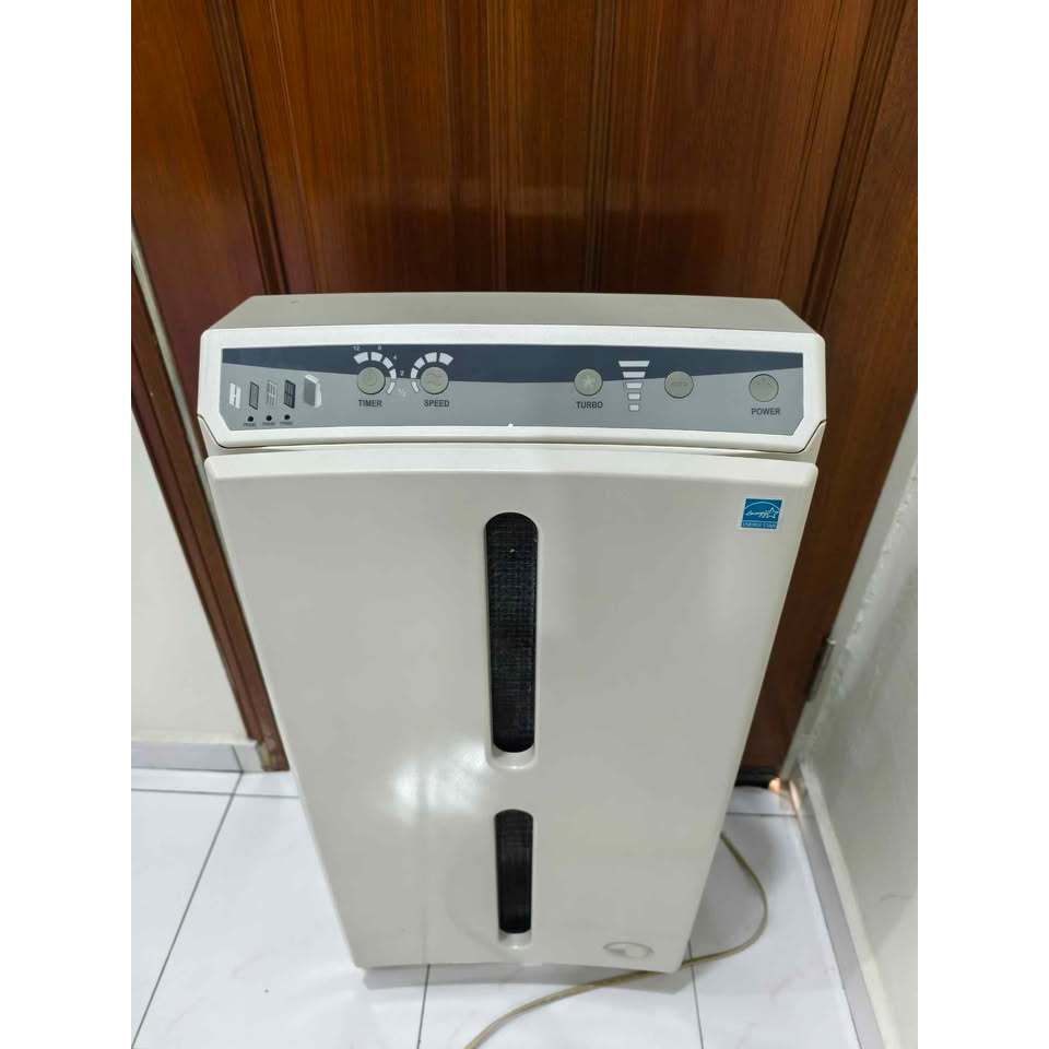 GARAGE SALE Home Air Purifier ATMOSPHERE Model 101076TH