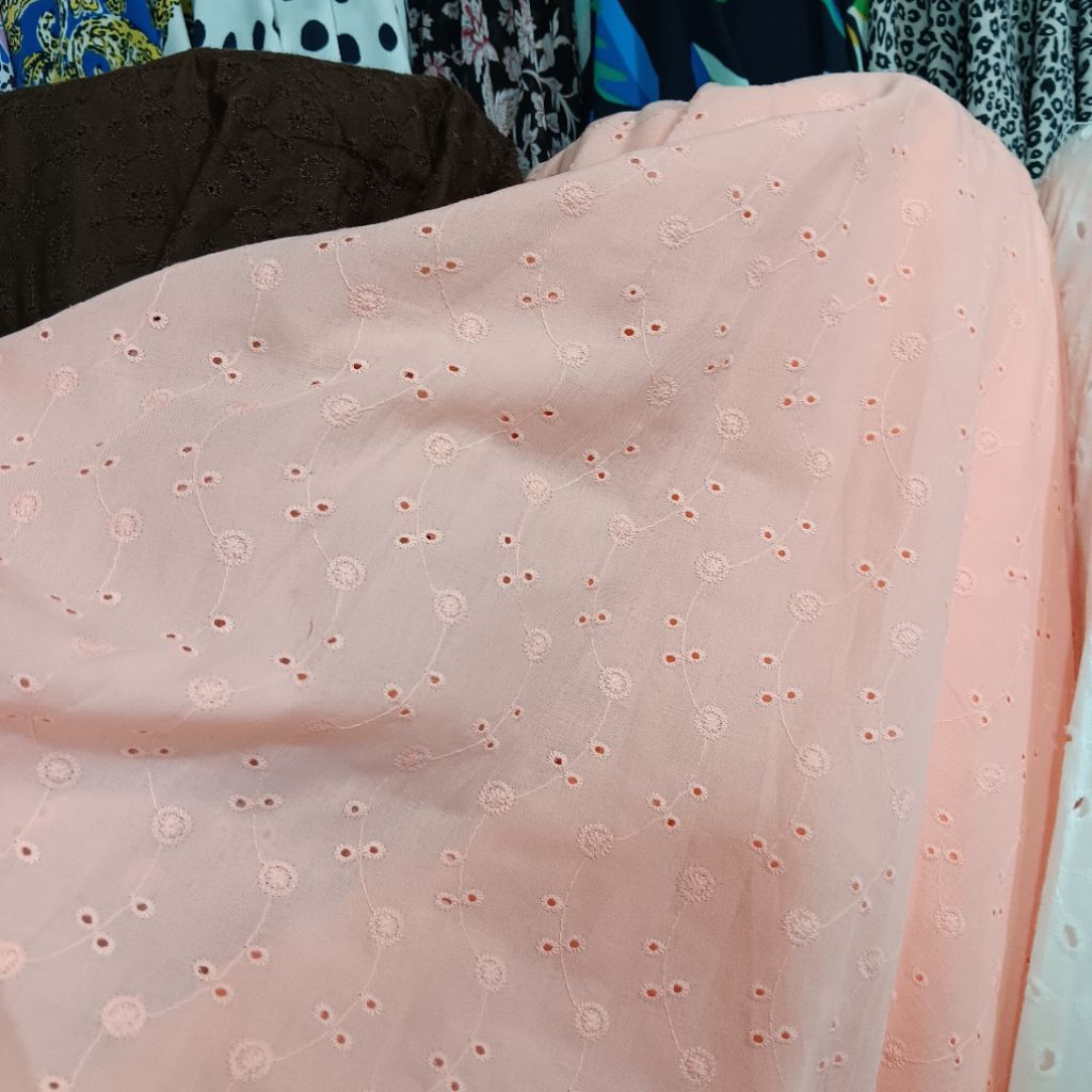 Katun BordirKain Katun Bordir Bunga Premium MeteranKatun Bordir Import Motif Elegan Bahan JahitKain 