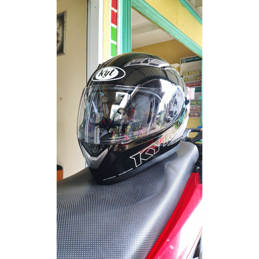 helm KYT Vendetta 2 black bekas ukuran L