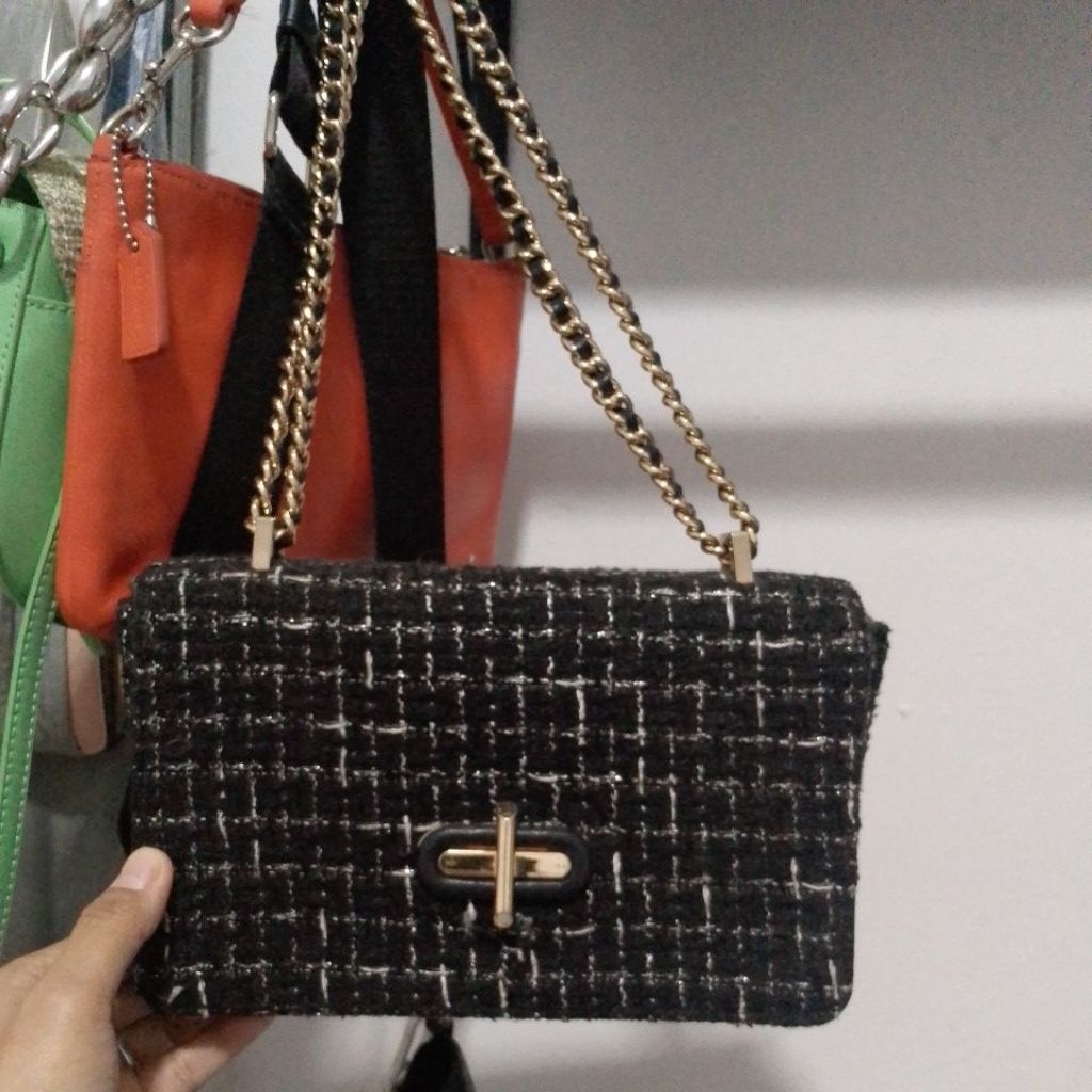 Tas slempang MERK  PEDRO ORI wanita warna hitam