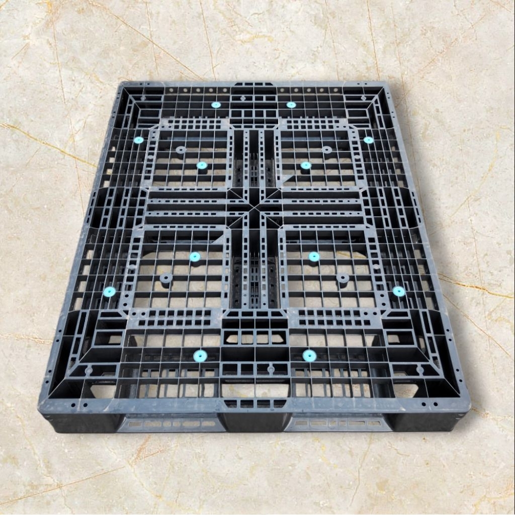 palet plastik ukuran 110x140x15 cm