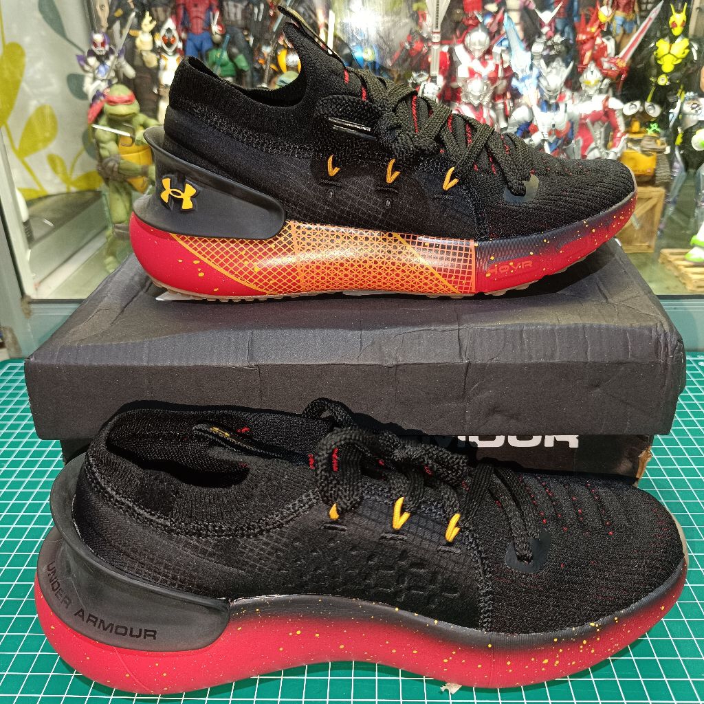 Sepatu lari Sepatu lari pria UA HOVR Phantom 3