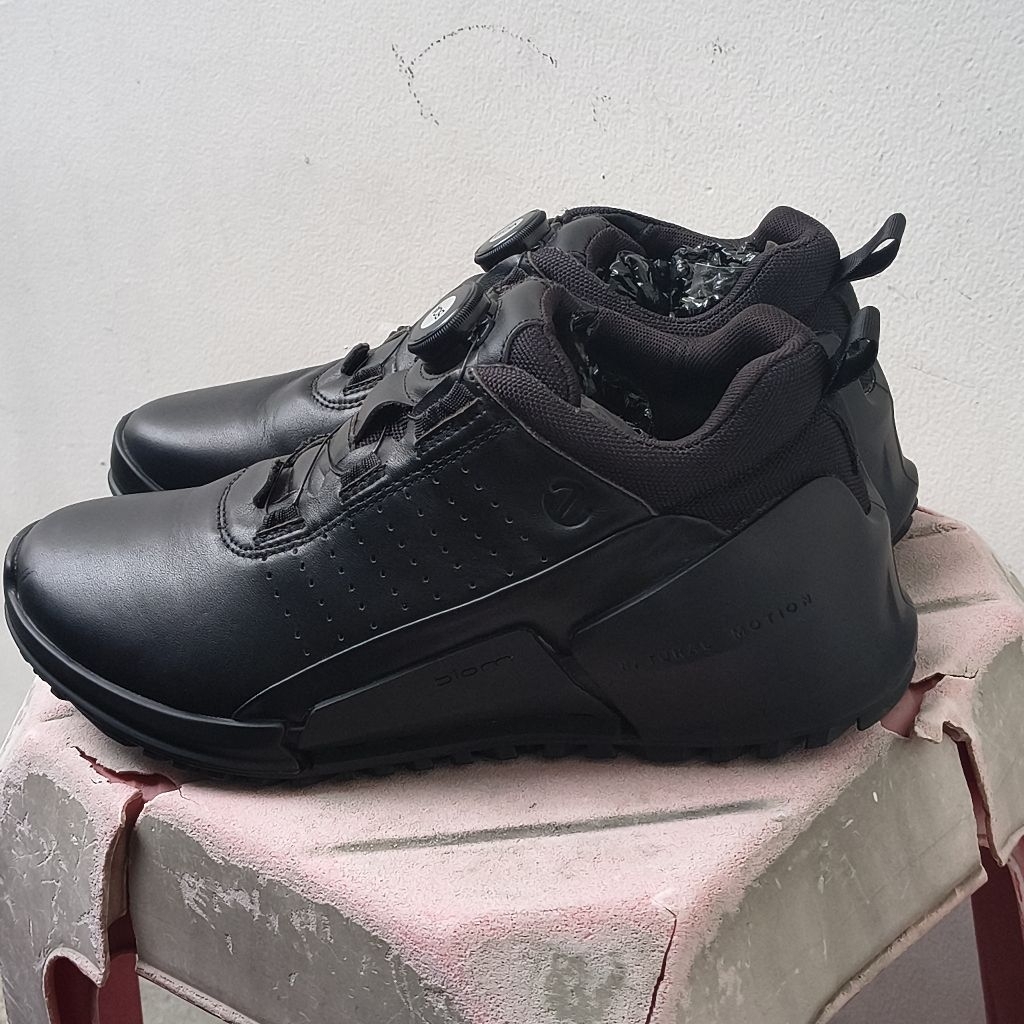 Sepatu ECCO Biom 2.0 BOA – Kulit Pria – Full Black – Size 41 26cm– Ready Unit