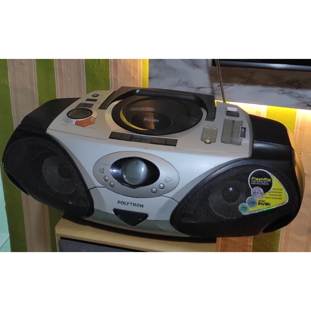 Radio Polytron Boxer